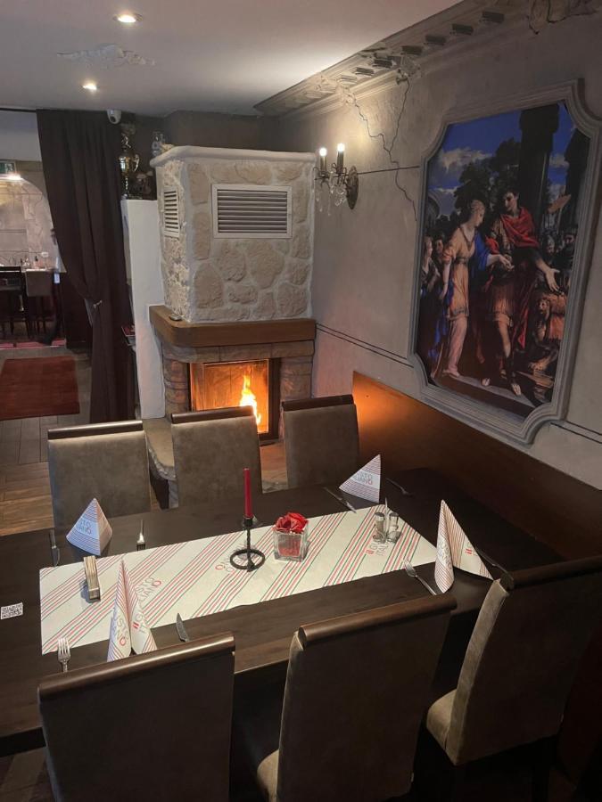Pension Villa Colosseo Im Herzen Von ไมนิงเงิน ภายนอก รูปภาพ