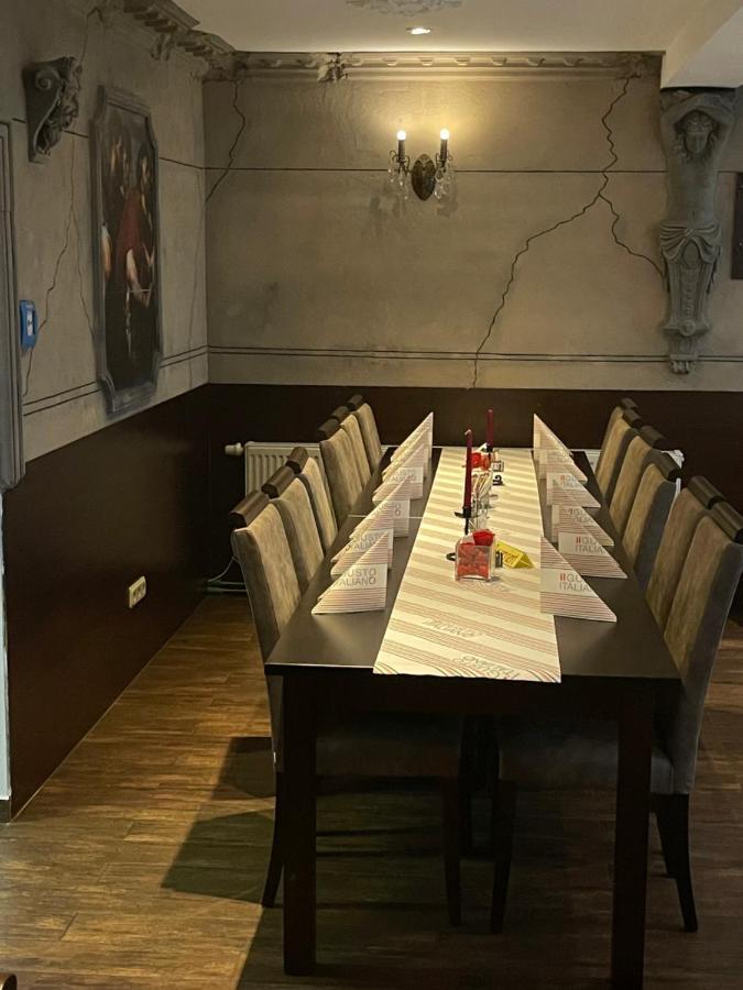 Pension Villa Colosseo Im Herzen Von ไมนิงเงิน ภายนอก รูปภาพ